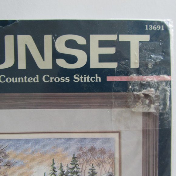 Sunset Dimensions Winter Outing Counted Cross Stitch Kit #13691 2001 - Picture 5 of 6